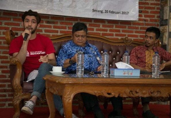 Reza Rahadian dalam dialog bersama PATTIRO Banten mengadvokasi kasus sekolah rusak di Kabupaten Serang